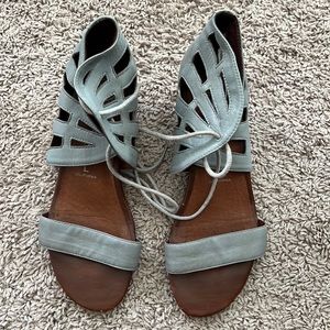 Grey wedges